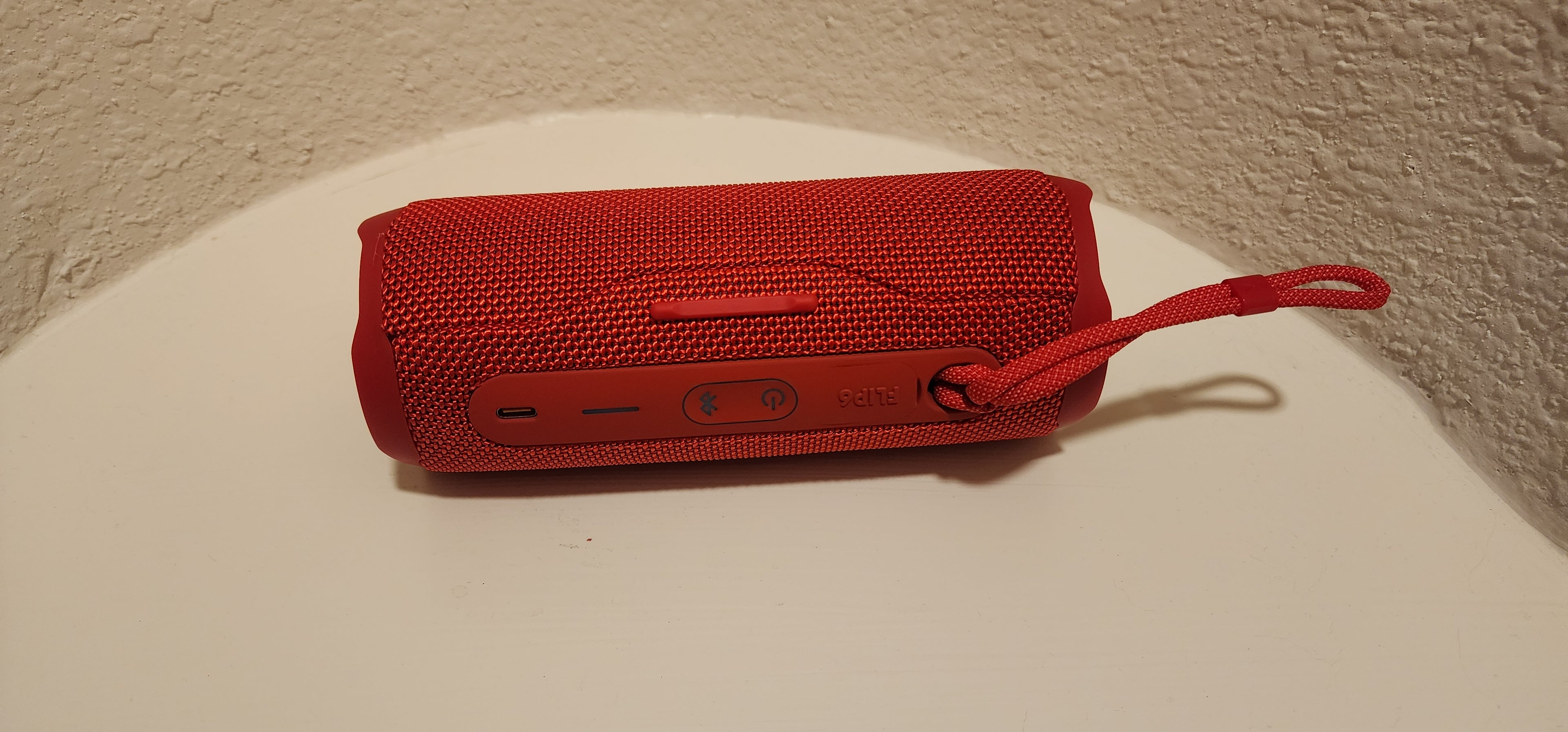 Flip six outdoor waterproof speaker can TF card slot wireless subwoofer mini portable speakers party subwoofer Bluetooth speakerwaterproof portable